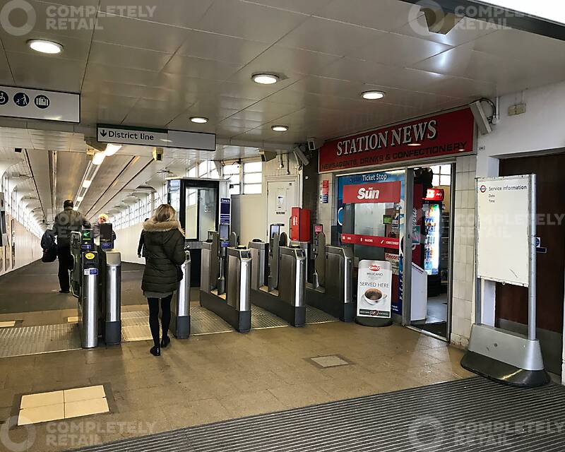 Retail Opportunity, Elm Park Underground Station, Hornchurch - Picture 2018-03-01-15-26-55