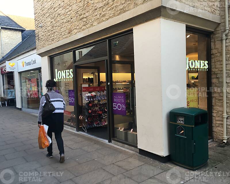 Unit 18a, Woolgate Shopping Centre, Witney - Picture 2018-03-19-16-59-41