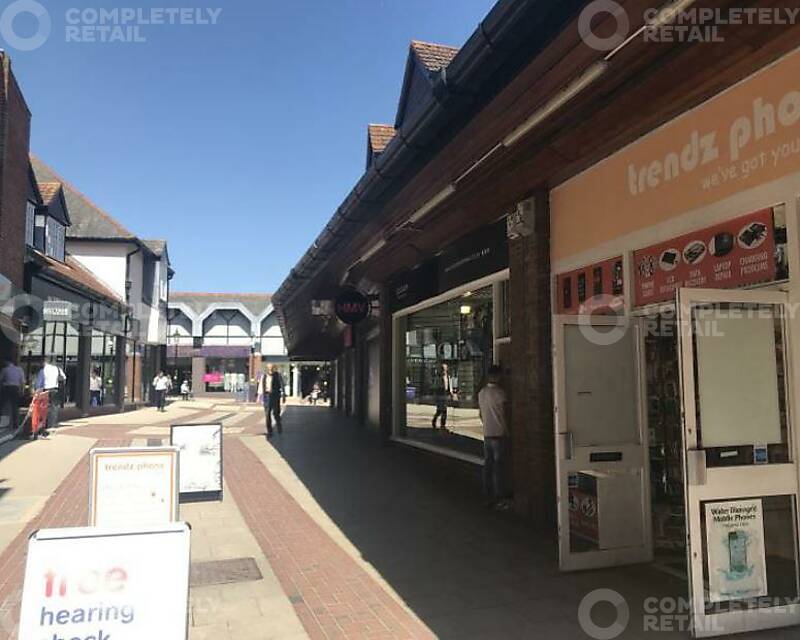 Unit 5, Frederick Place, Quedam Shopping Centre, Yeovil - Picture 2018-06-01-10-52-46