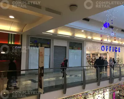 Unit 225, The Chimes