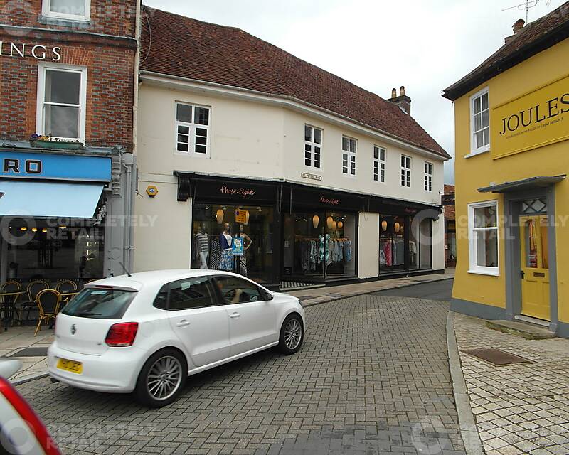 19 The Square, Petersfield - Picture