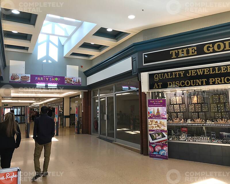 Hunslet, Unit 13a The Penny Hill Shopping Centre, The Penny Hill Shopping Centre, Leeds - Picture 2019-05-02-16-16-45