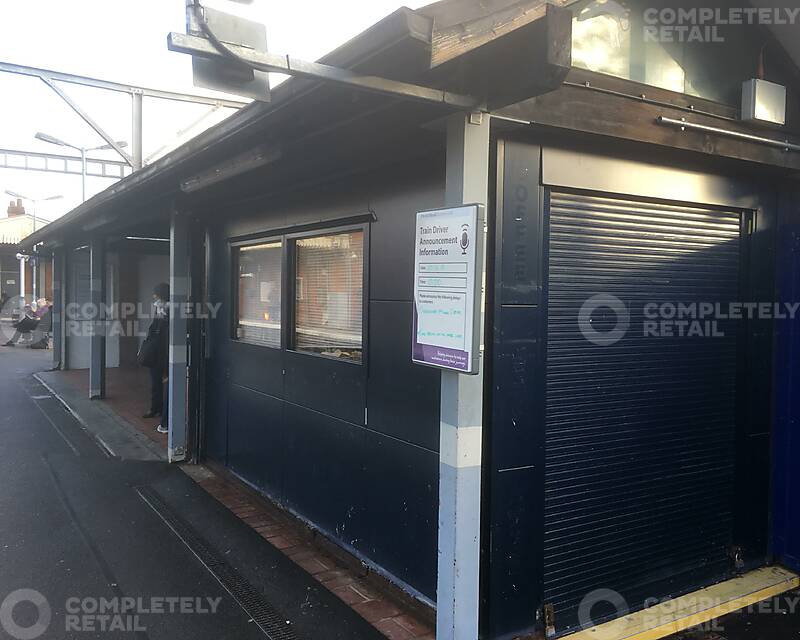 Kiosk on Platform, Harold Wood Station, Romford - Picture 2019-11-27-11-47-10