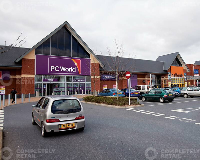 3/4, Rydon Lane Retail Park - Picture 1