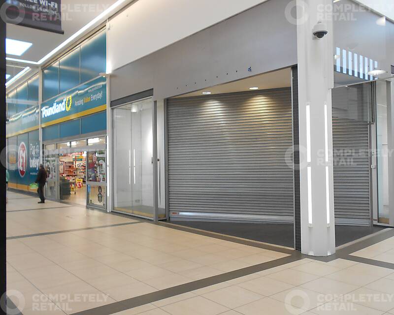 Queens Square Shopping Centre, West Bromwich - Picture 2021-04-06-17-00-07
