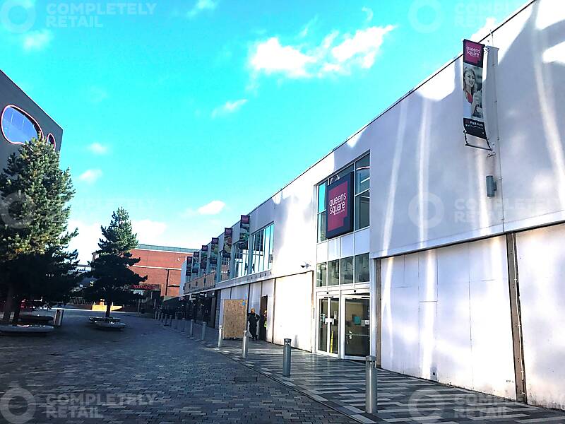 Queens Square Shopping Centre, West Bromwich - Picture 2021-04-06-17-00-34