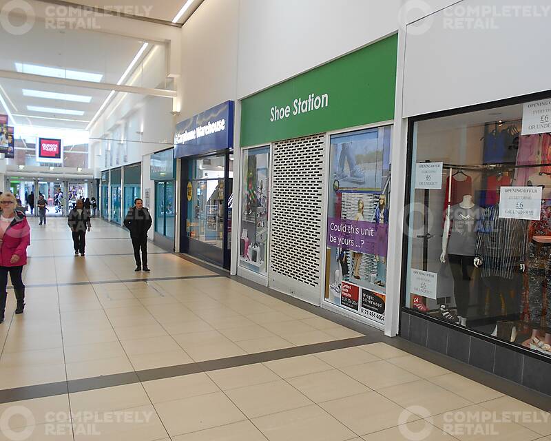 Queens Square Shopping Centre, West Bromwich - Picture 2021-04-06-17-05-36