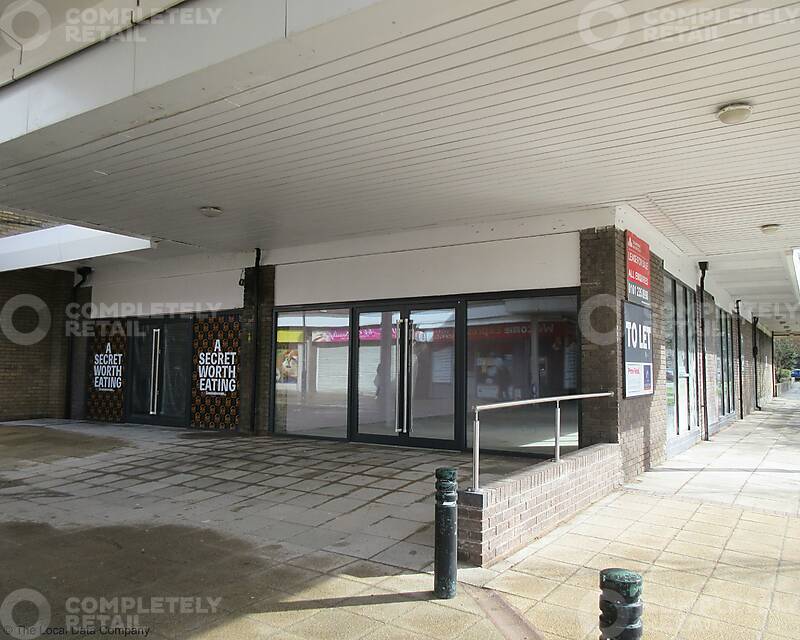 7 Chadderton Mall, Oldham - Picture 2021-04-15-13-53-36