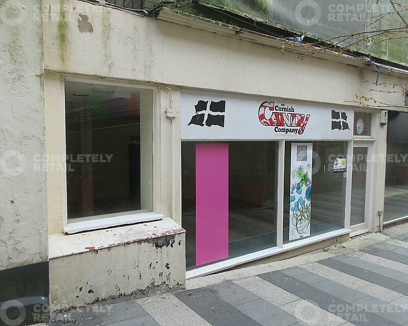 51 Aylmer Square, St Austell - Picture 2021-05-05-13-50-52