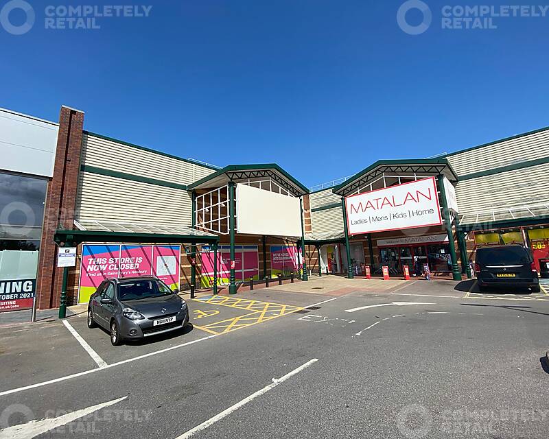 Unit 5, Newbury Retail Park, Newbury - Picture 2021-08-13-16-01-05