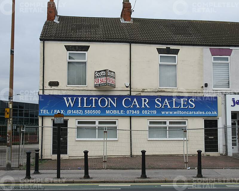 Shop to rent 35 Holderness Road, Hull, HU8 7NA Completely Retail