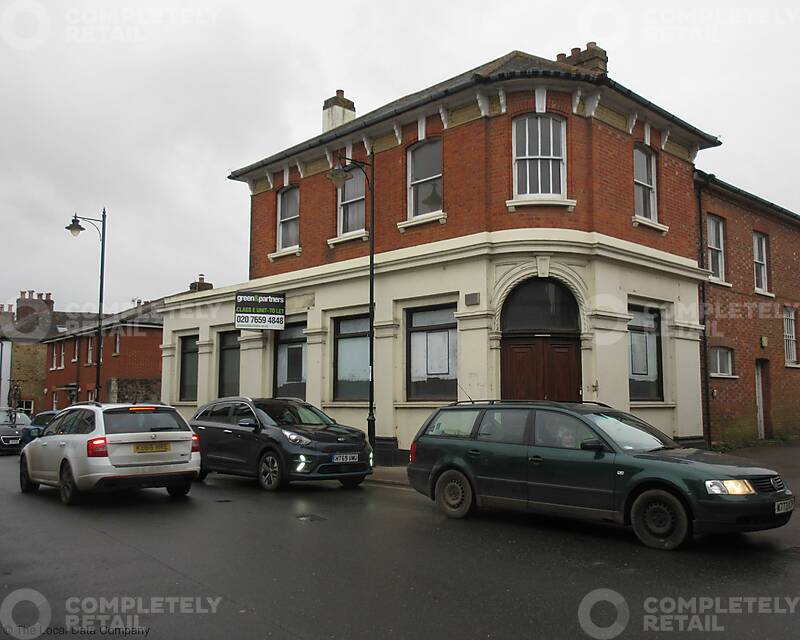 Shop to rent Rumbolds Hill, Midhurst, GU29 9DP Completely Retail