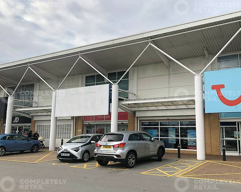 4B, Kingswood Retail Park, Hull - Picture 2023-01-25-17-33-37