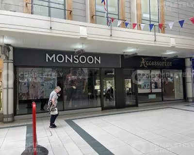 Unit 13-15 Swan Walk, Coopers Square Shopping Centre