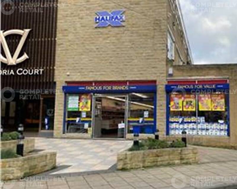 Shop to rent Unit 3, 12 Market Street, Cleckheaton, BD19 5DN