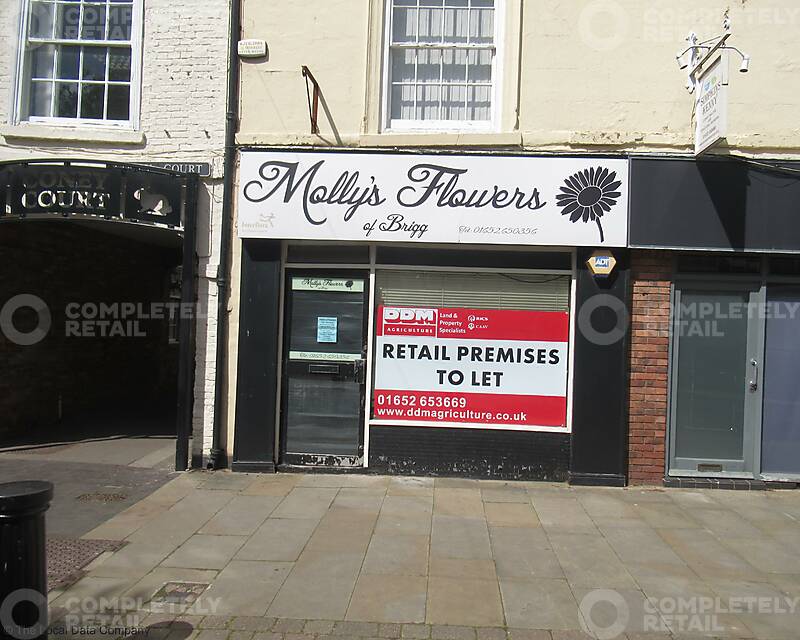 Shop to rent 11a Market Place, Brigg, DN20 8ES Completely Retail