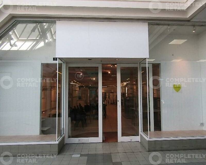 Unit  SU12, Hart Shopping Centre, Fleet - Picture 2022-06-29-17-22-15