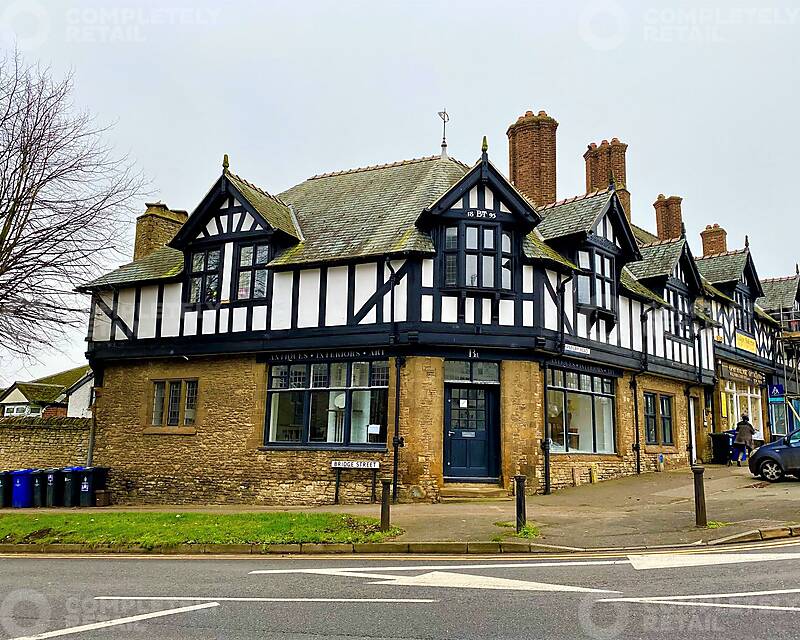 2, 2a & 2b Banbury Road, Brackley - Picture 2022-06-29-17-35-03