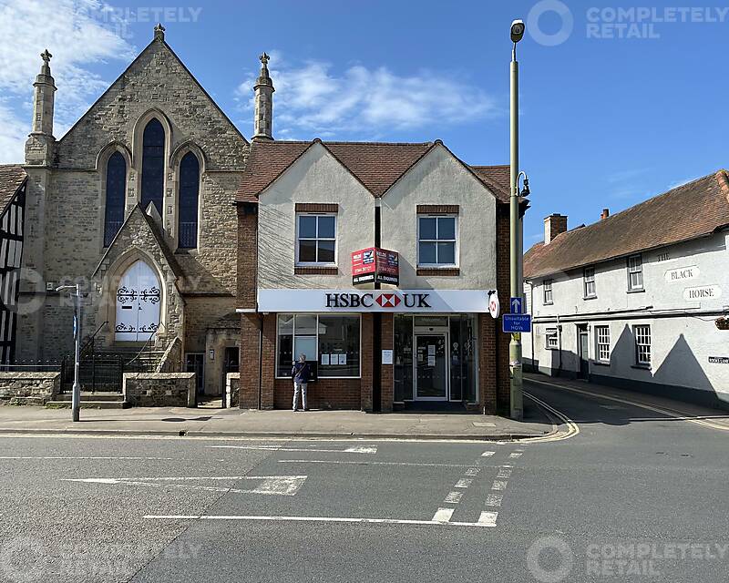 Shop to rent 44 Upper High Street, Thame, OX9 2DW