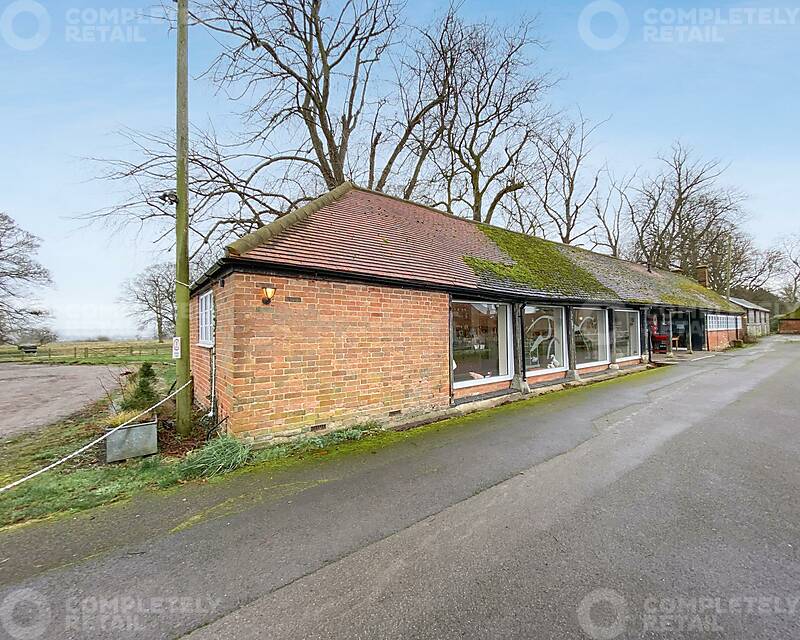 Thame Road, Aylesbury - Picture 2022-06-29-18-15-15