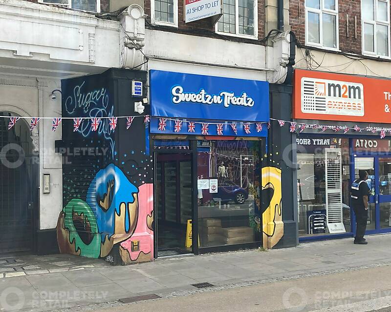 304 Green Lanes, Palmers Green, Palmers Green - Picture 2022-07-28-15-11-31
