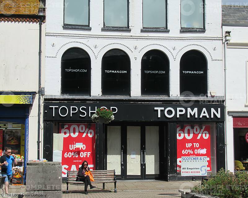 Shop to rent 20 St. James Square, Newport, PO30 1UX