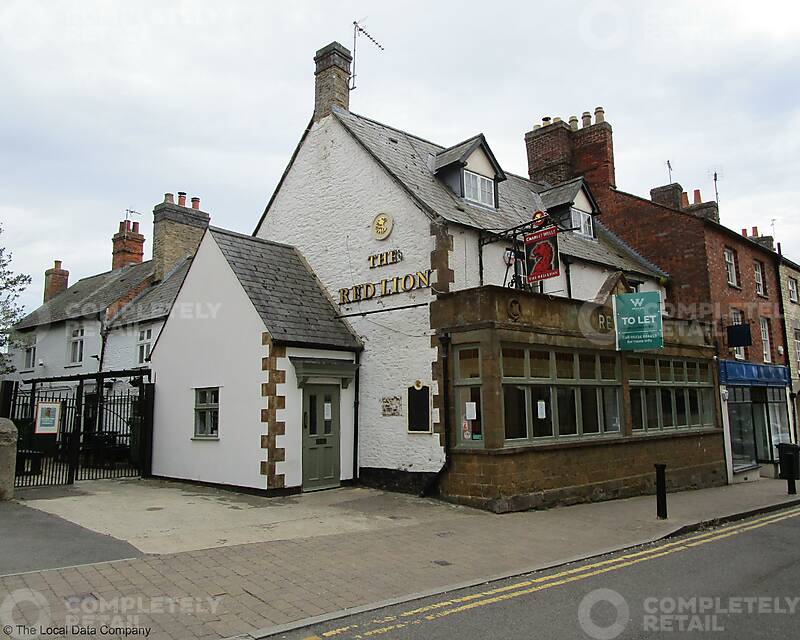 11 Market Place, Brackley - Picture 2022-08-01-11-38-13