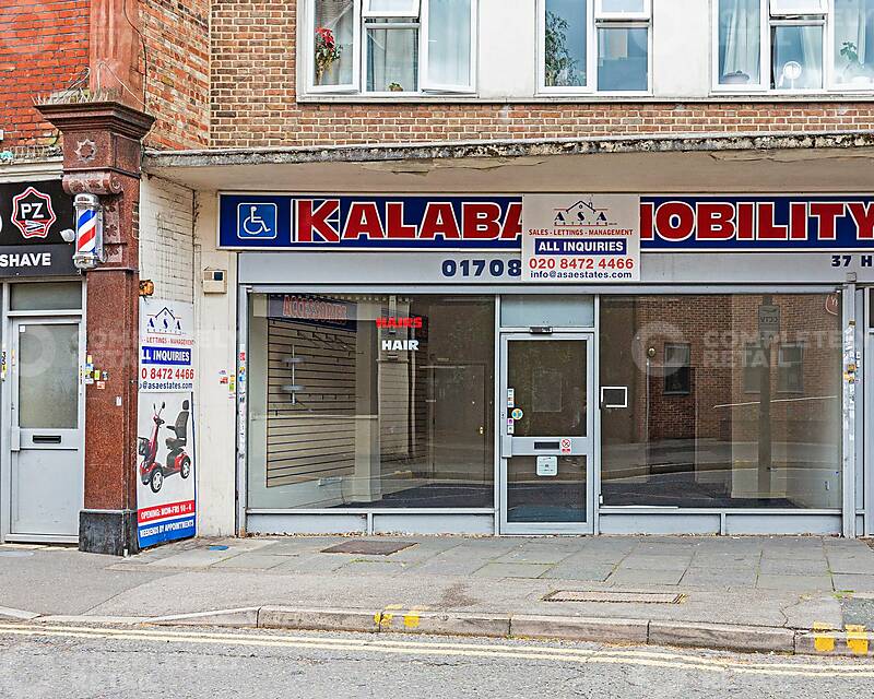 37 High Street, Romford - Picture 2022-08-16-11-14-44