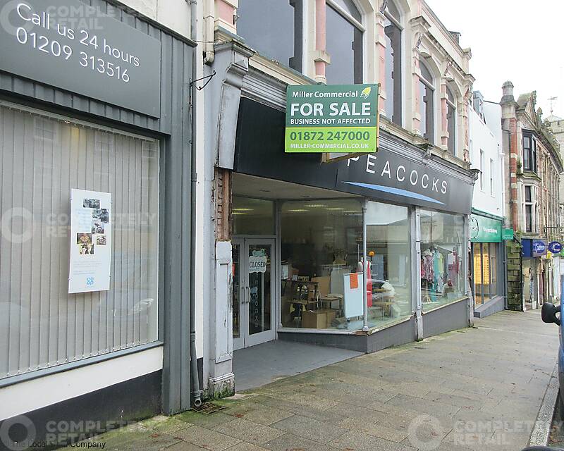 69 Fore Street, Redruth - Picture 2022-11-16-18-42-44