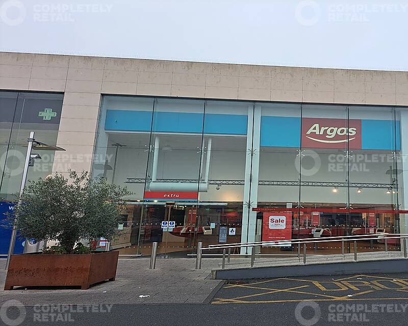Unit 95A, Omni Park Shopping Centre, Dublin - Picture 2023-03-22-10-25-08