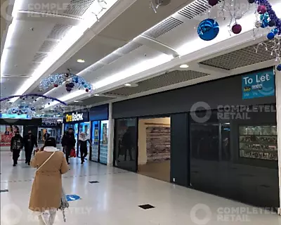 11 Centre Mall