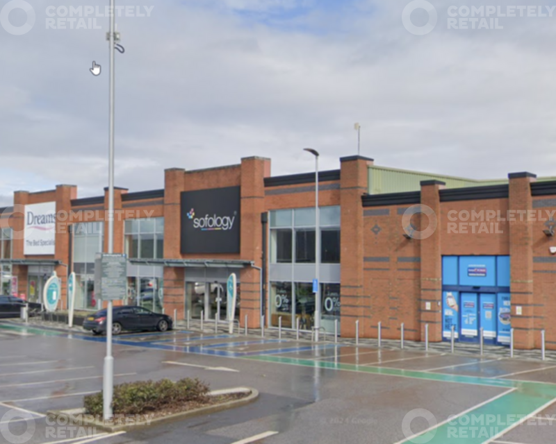 19, Elk Mill Shopping Park, Oldham - Picture 2025-11-13-17-08-46