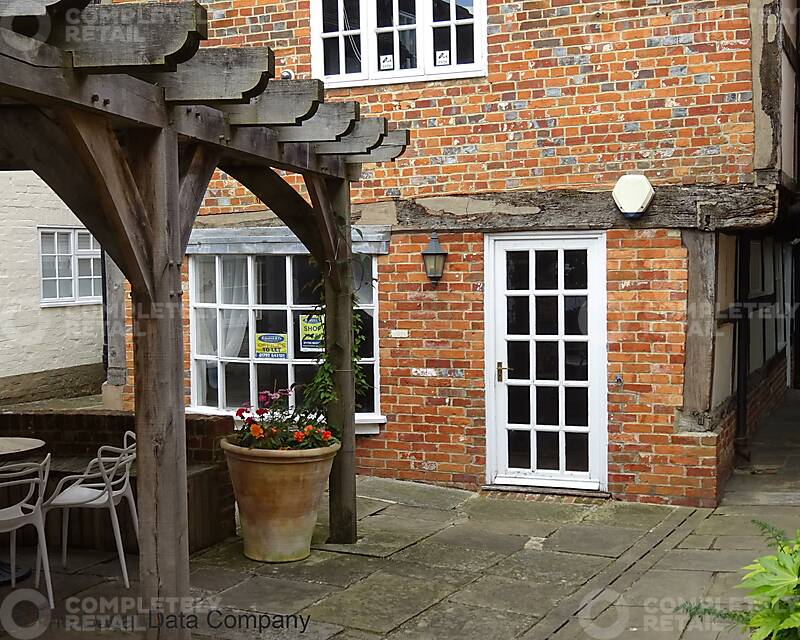 24 High Street, Hungerford - Picture 2024-07-02-07-15-24