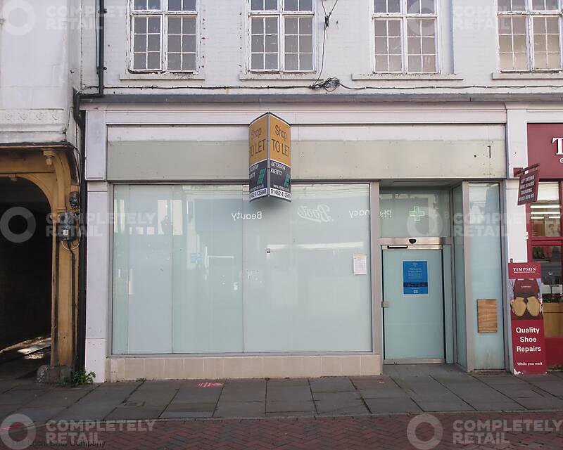 25 High Street, Hitchin - Picture 2024-11-05-12-38-14