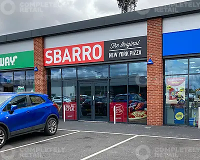 Unit 10, St Georges Retail Park Leeds, LS10 4AB