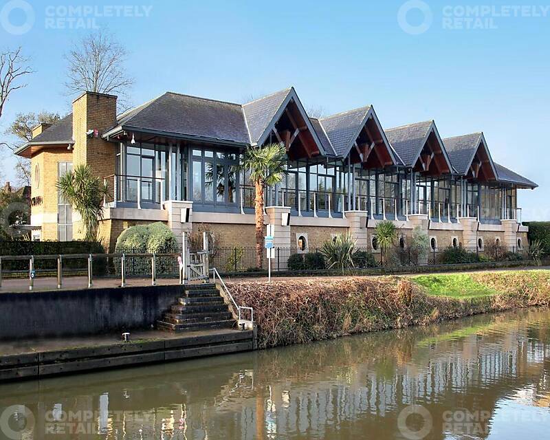 Weir House, East Molesey - Picture 2025-10-28-11-33-22