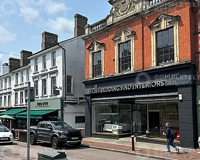 44 High Street Tunbridge Wells, TN1 1XF