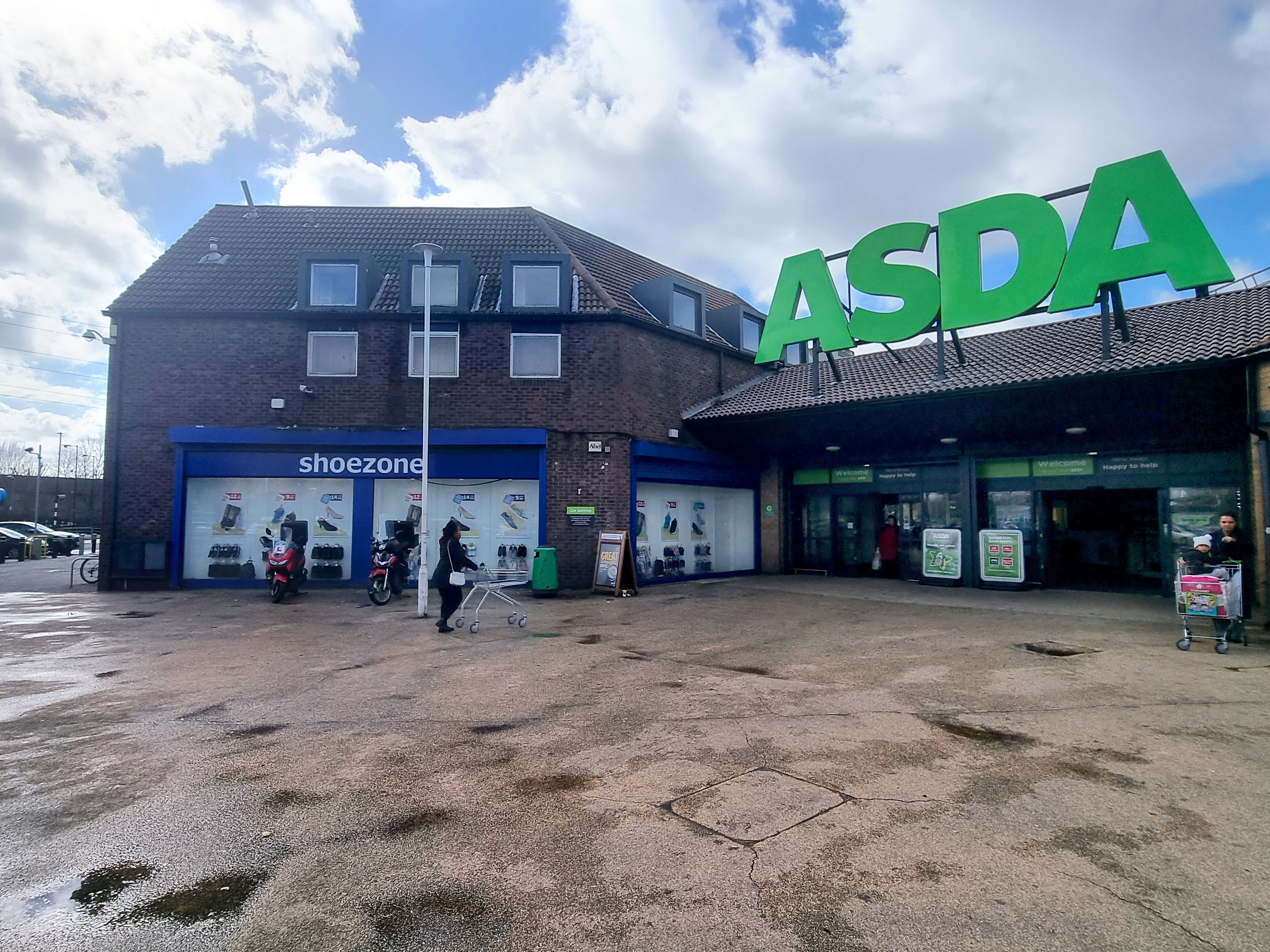 Units 2 & 3 Beckton District Centre, Beckton - Picture 2026-03-26-09-20-53