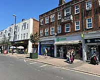 86 South Road Haywards Heath, RH16 4LA