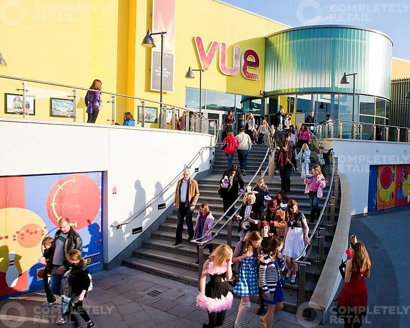 L11, Swan Centre - Picture 1