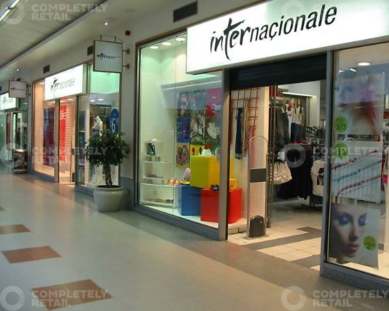 24-26, Brunswick Shopping Centre - Picture 1