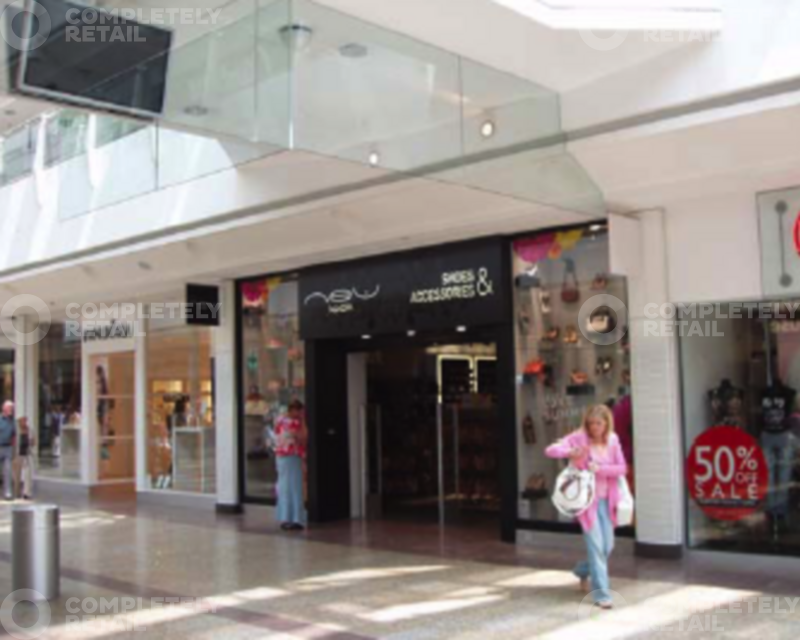 LR30, The Mall at Cribbs Causeway - Picture 1
