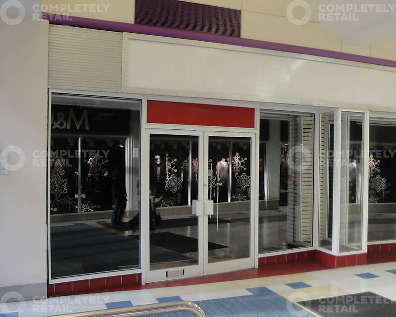 34/36, Walnuts Shopping Centre - Picture 1