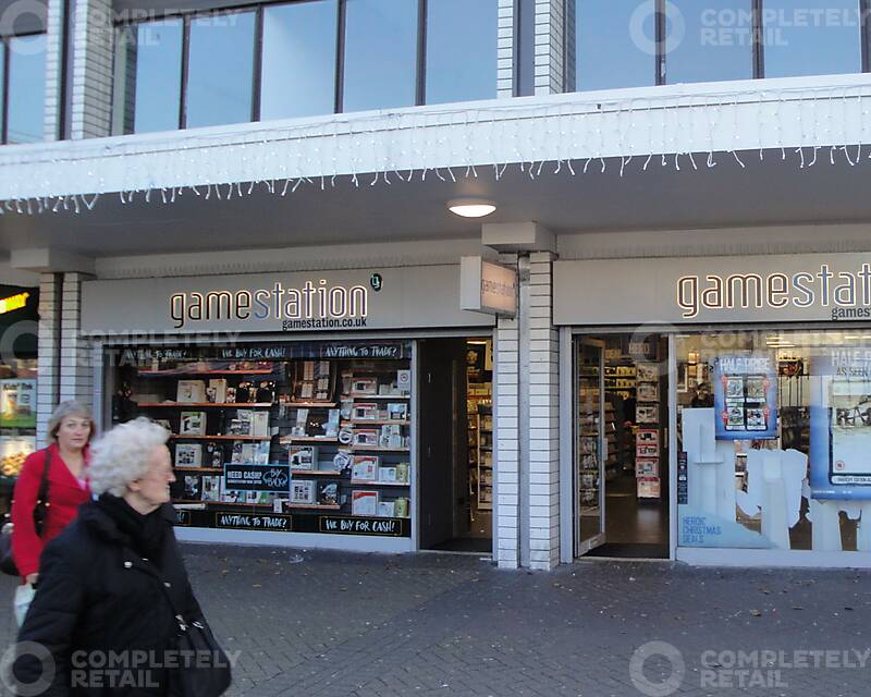 79/81, Walnuts Shopping Centre - Picture 2