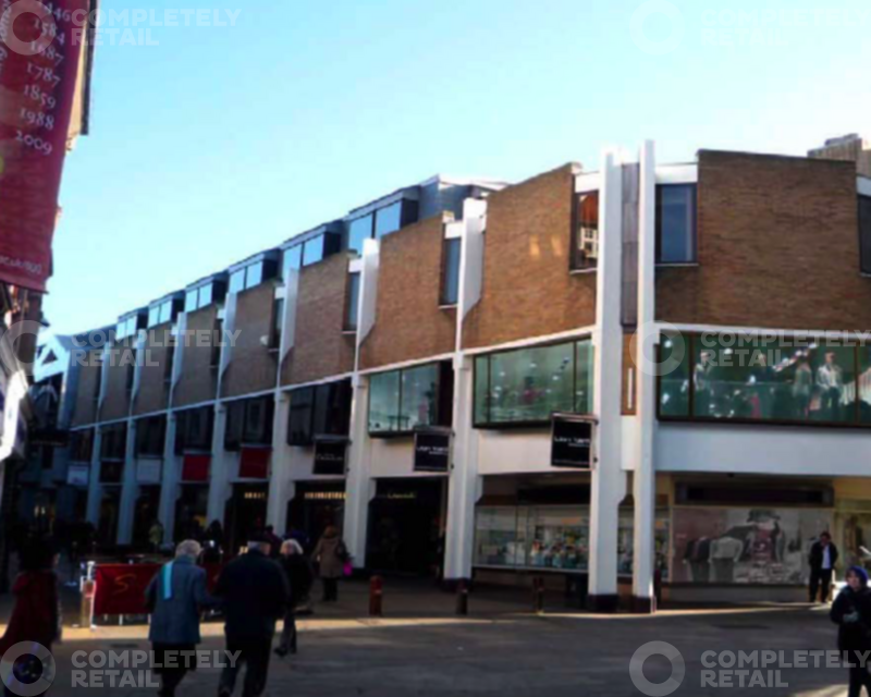 1-2, Lion Yard Shopping Centre - Picture 1