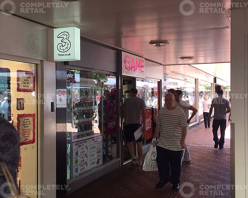 15 The Parade, Cwmbran Shopping - Picture 1