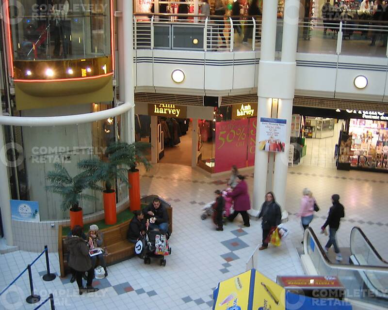 G9, Princes Quay Shopping Centre - Picture 1