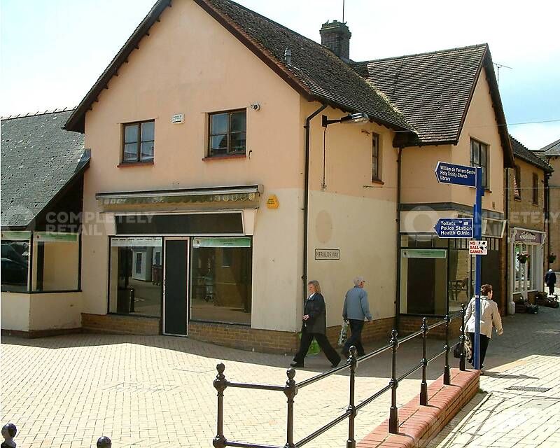24 Chandlers Way - Picture 1