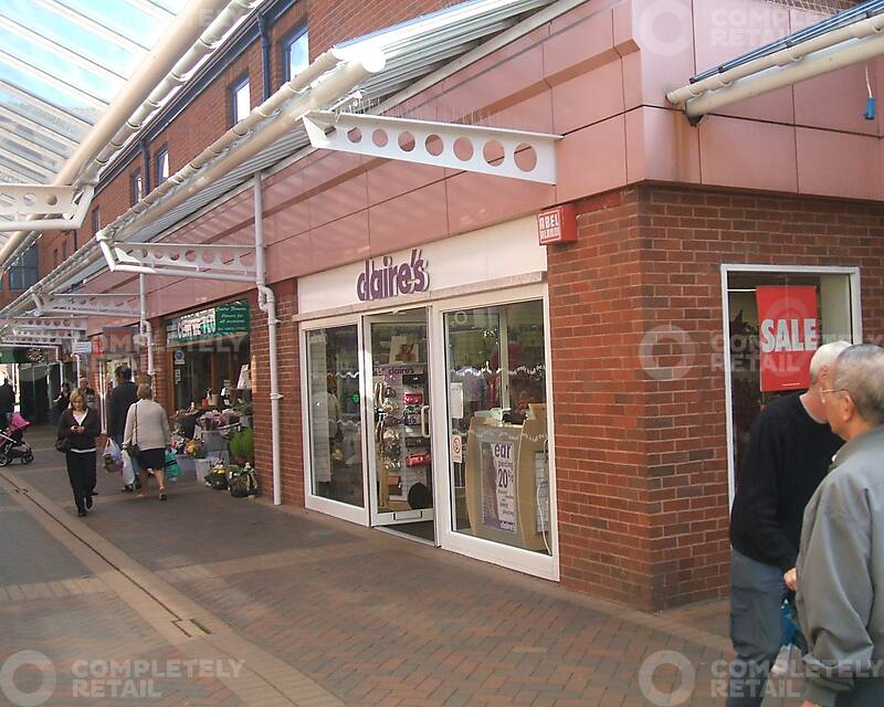 Unit 4, Newton Lane, Isaac Newton Shopping Centre - Picture 3