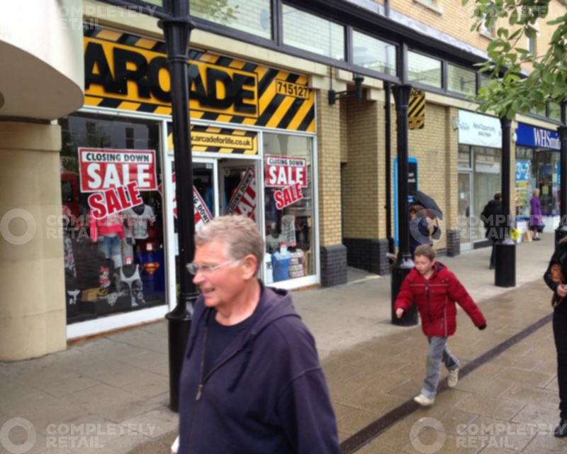 42 Queen's Road, Priory Meadow - Picture 2